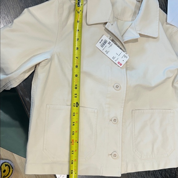 Cream colored jacket - Picture 6 of 7